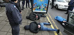 Защо бяха задържани петима служители на МВР?