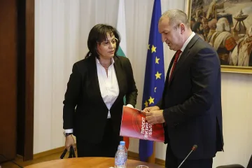 Президентът „яде“ от подкрепата на БСП за евровота?