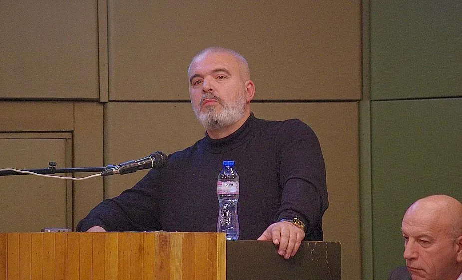 ОТЗВУК Манев: Да стоим твърдо стъпили на земята