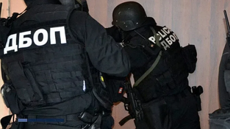 60-годишен чичо с неплатени сметки въртял халавата за терористи