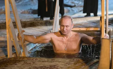 Путин пак се окъпа в ледени води