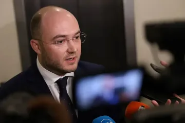 Министър с разкритие! Мотивите за вота преписани