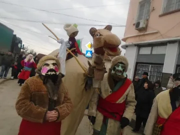 Разиграват традиционния обичай "Камила" в село Йоглав