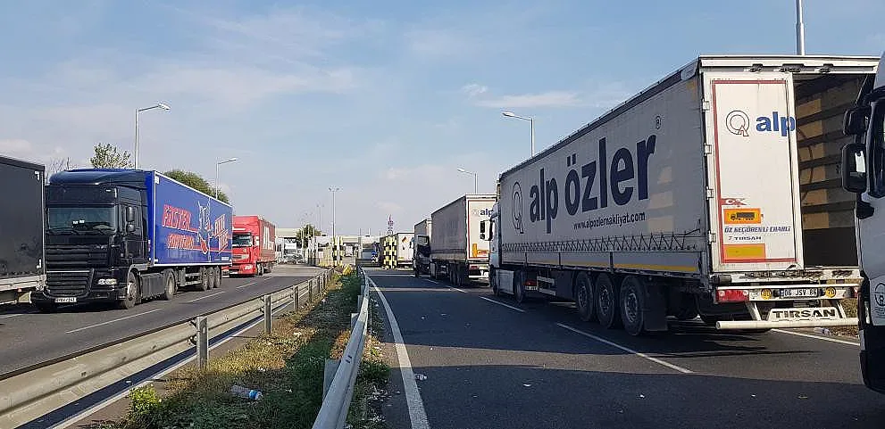 Интензивен е трафикът на камиони на „Капитан Андреево“