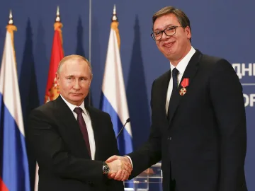 Путин обеща $1,4 млрд. на Сърбия и размаха пръст на Косово