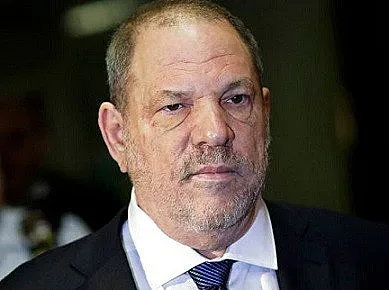 Уайнстийн остана без адвокат