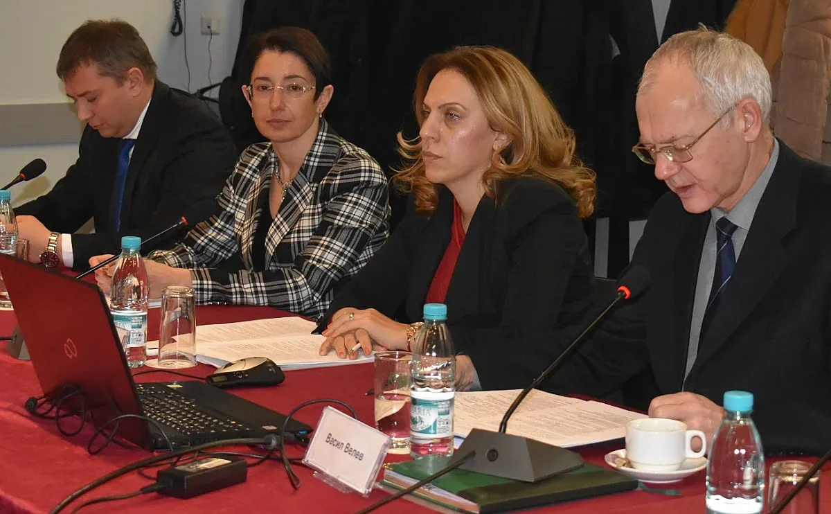 Марияна Николова: Сътрудничеството с бизнеса е „добавена стойност“