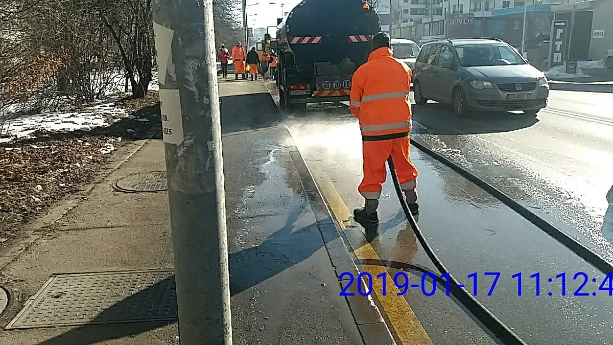 Мият улиците в София заради праховите частици