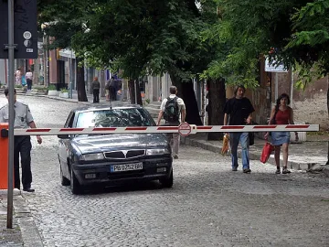 Монтират електронната бариера в Стария град