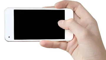 След екстремното селфи: Остава тежко състоянието на Божидар