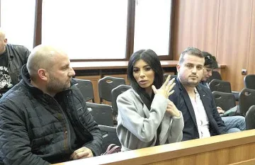 Мегз припадна в съда, адвокат цитира Юго и Оскар Уайлд