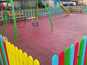 Нова детска площадка за децата във Вършец