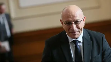 Парламентът решава в сряда за F-16