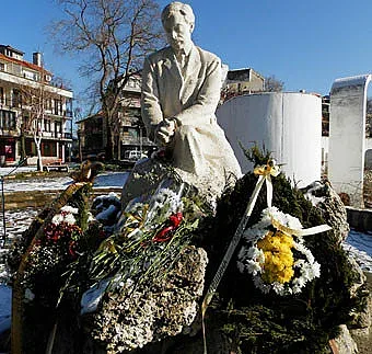 Поморие се поклони пред гения Яворов