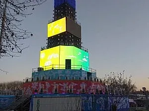 Семейство от Англия пристигна в Пловдив за откриващия спектакъл