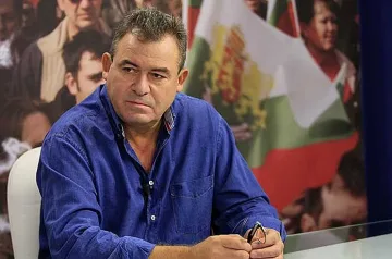 Бонев стана блогър, Командира - лаборант