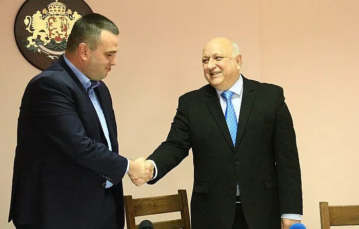 Кампания „Да подарим надежда за Коледа”  събра  над  16 хил. лева