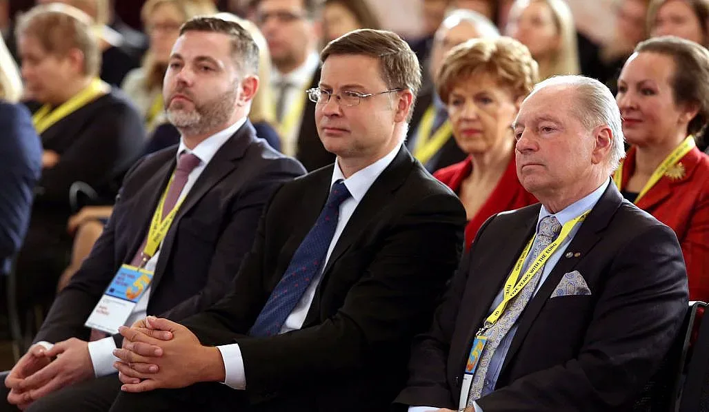 Влизаме в еврозоната най-рано през 2022 г.