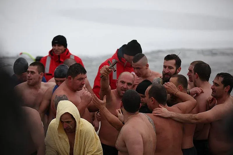 Вячеслав Борисов извади кръста в София (СНИМКИ)