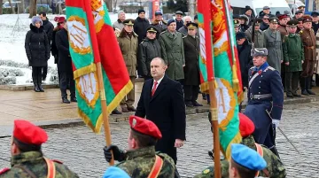 Радев: Конкурсът за самолетите е опорочен