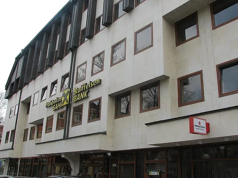 Райфайзенбанк: Ръстът на БВП продължава да се забавя