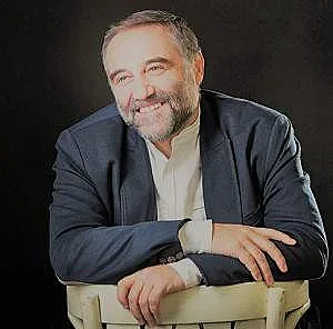 Александър Секулов: Власт и народ са безкрайно отчуждени