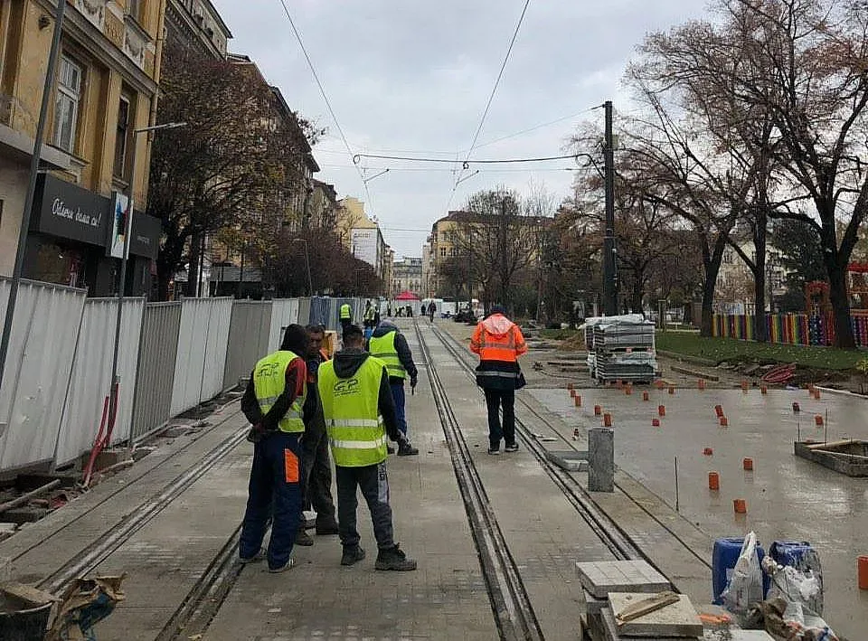 Нелегални работници = 3 години без обществени поръчки