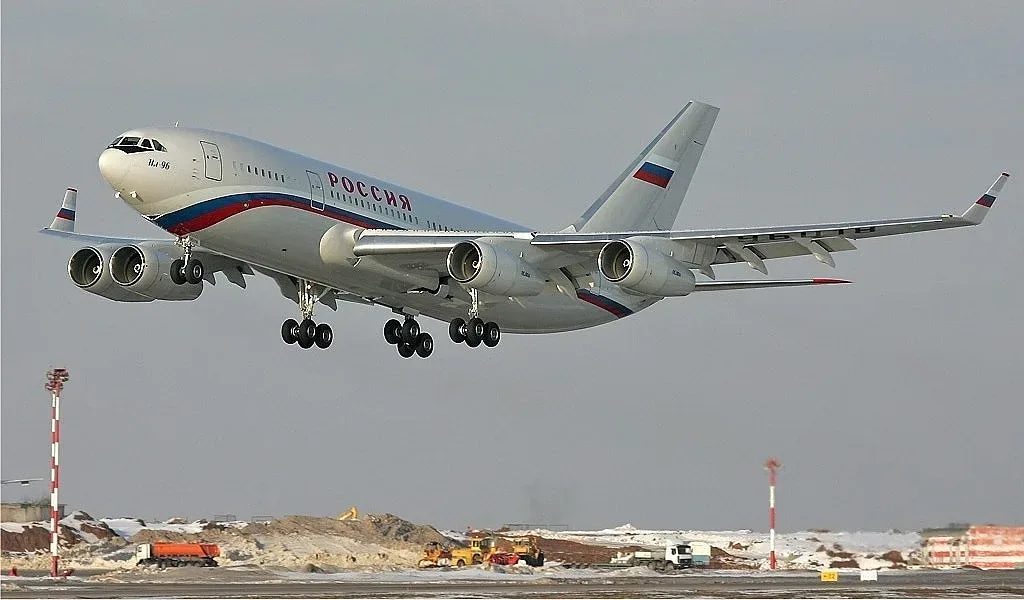 Путин с фитнес в самолета, Тръмп лети с 19 телевизора