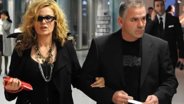 Караньотов бесен на клюка, че е скъсал с Аня Пенчева