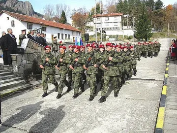 Вместо коледно парти - пари за благотворителност