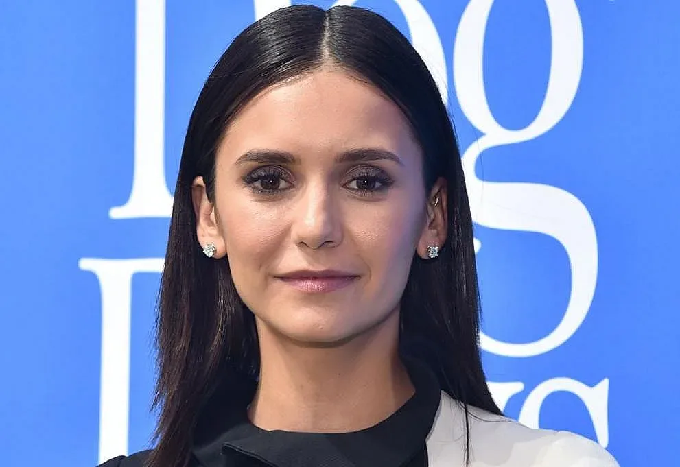 Нина Добрев в България за Коледа