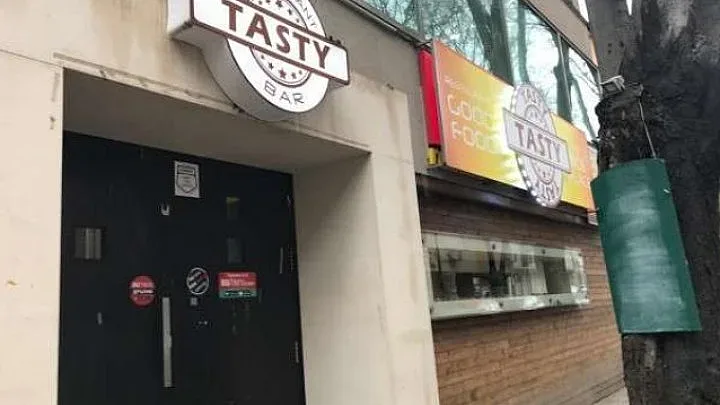 Запечатаха заведението, което натрови ученици от Варна