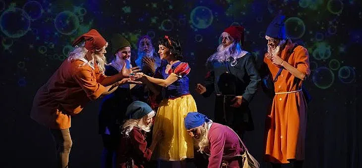 Дядо Коледа идва в Старозагорската опера със „Снежанка и седемте дж