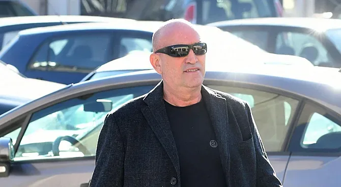 Пуснали Ценко Чоков на зъболекар, той отишъл в кръчма