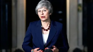 Внесоха вот на недоверие срещу Тереза Мей