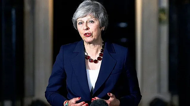 Внесоха вот на недоверие срещу Тереза Мей