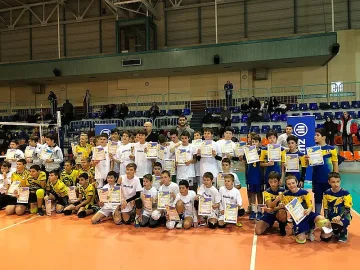 120 деца се включиха в коледен турнир по волейбол