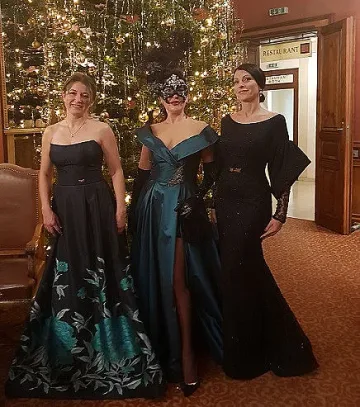 Гащеризони делят класация с бални рокли