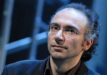 Димитър Динев: Емигрантът постоянно доказва, че е човек