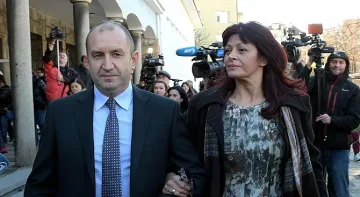 Радев и съпругата му заминаха за Йордания