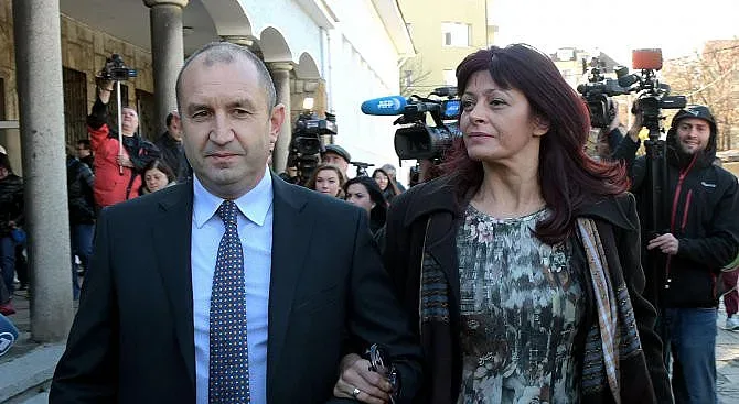 Радев и съпругата му заминаха за Йордания