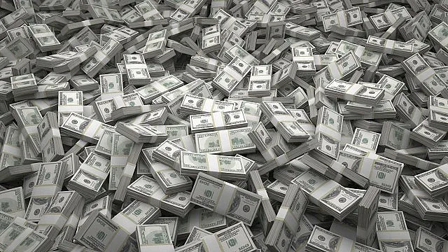 Почти милион долара паднаха от брониран камион в САЩ