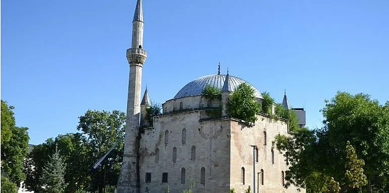 Избраха изпълнител на ремонта на джамията в Разград