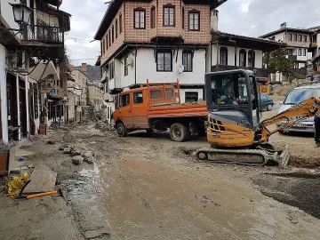 "Опаковат" Самоводската чаршия до пролетта