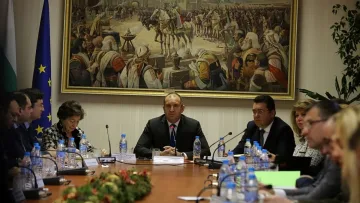 Президентът настоява бюлетините да се броят онлайн