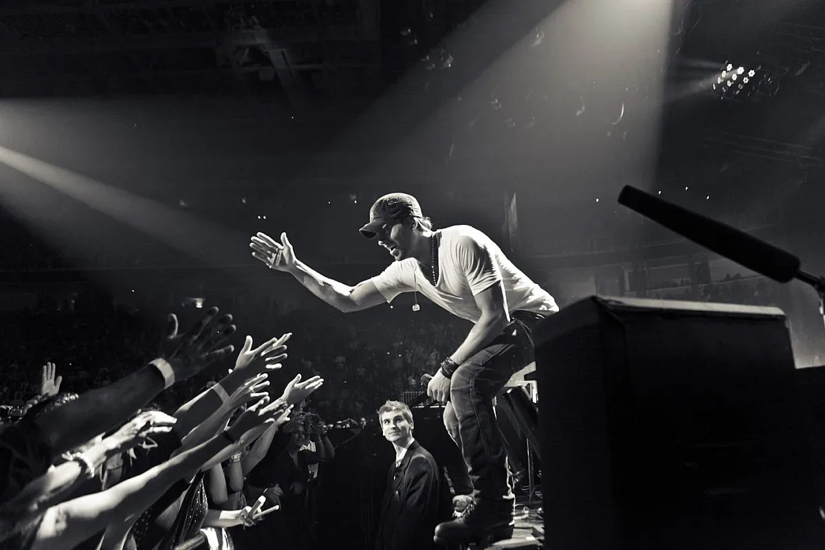 Енрике Иглесиас се завръща в София