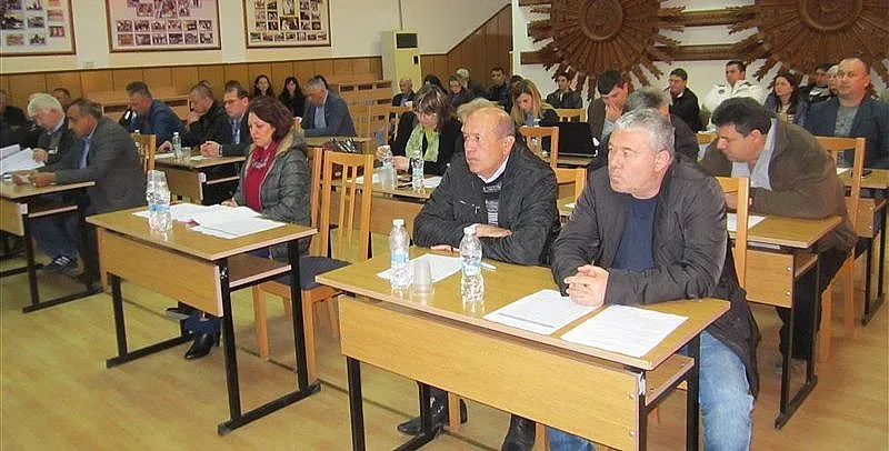 Общинският съвет в Кубрат  заседава  за крзата с водата