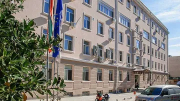 Лекарката, при която почина бебе в Сливен, напуска