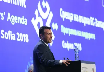 Заев към Каракачанов: Мое право е да бъда македонец