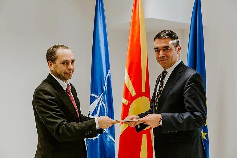 Скопие нарече думите на Каракачанов враждебни